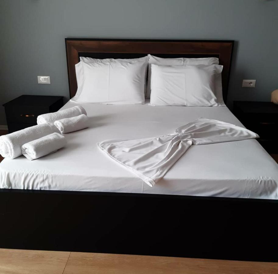 House Of Horses Shtepia E Kuajve Hotel Korce Exterior photo